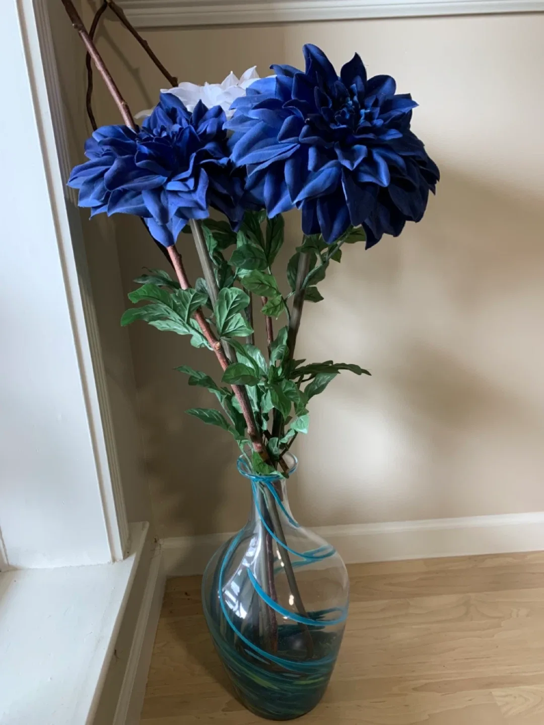 Blue Floral Arrangement in Glass Vase image indicator(4)