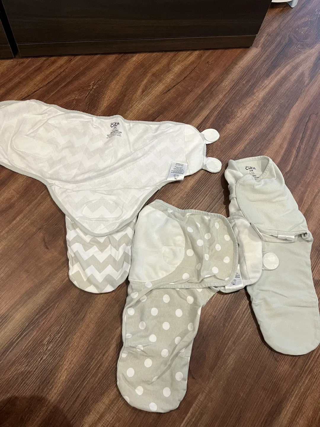 24 item BUNDLE - Newborn Baby Clothes Gender Neutral image indicator(6)