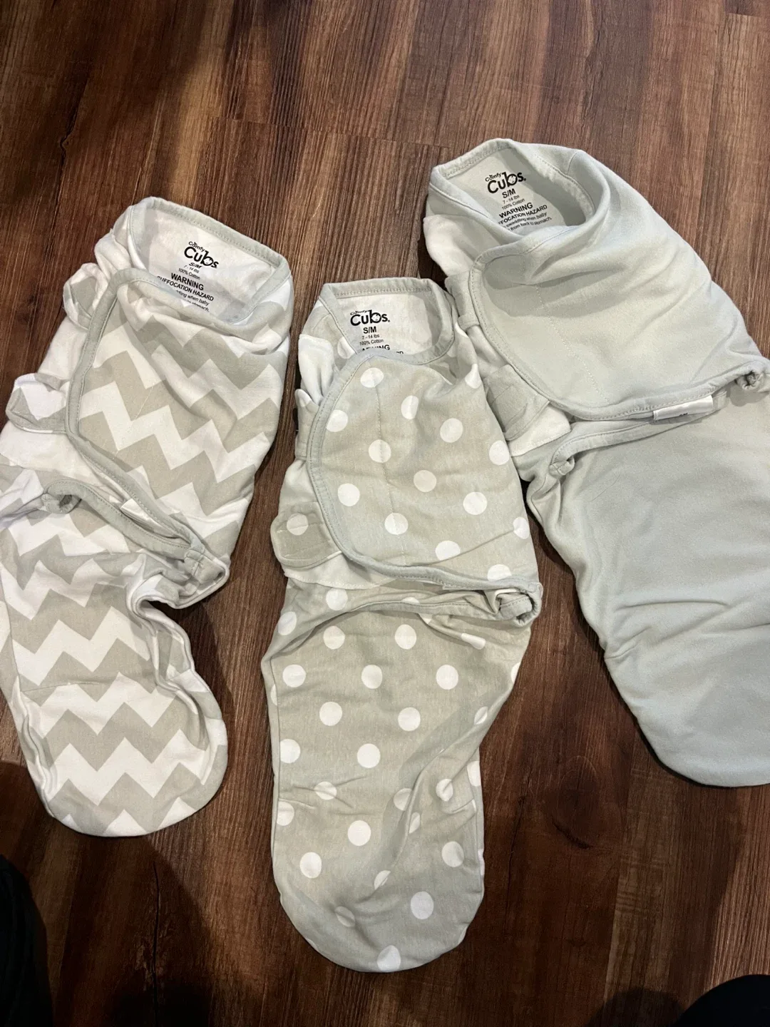 24 item BUNDLE - Newborn Baby Clothes Gender Neutral image indicator(5)