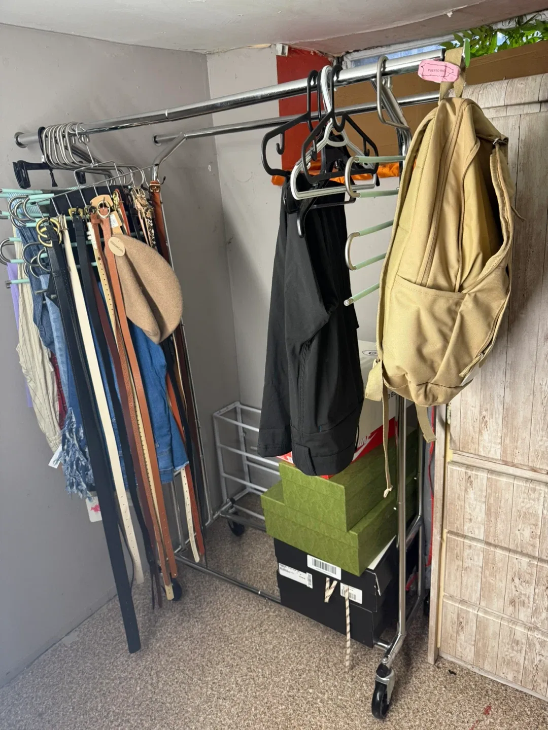 DecoBros Double Rail Garment Rolling Rack image indicator(4)