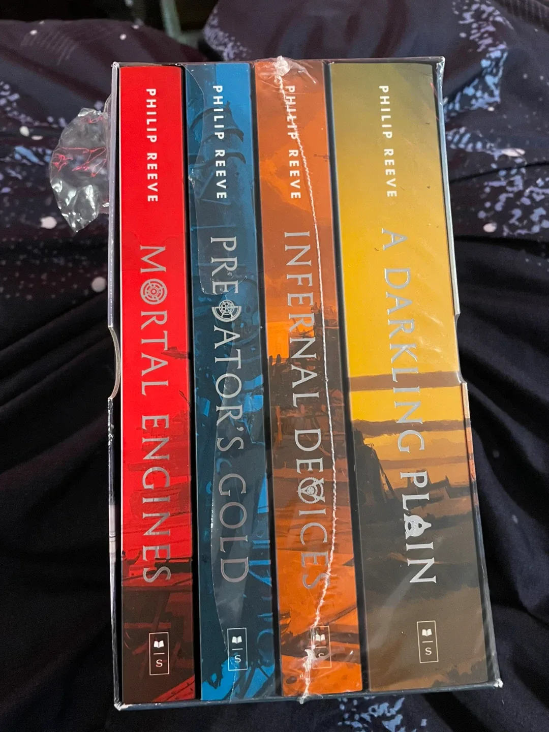 Mortal Engines Quartet by Philip Reeve image indicator(2)