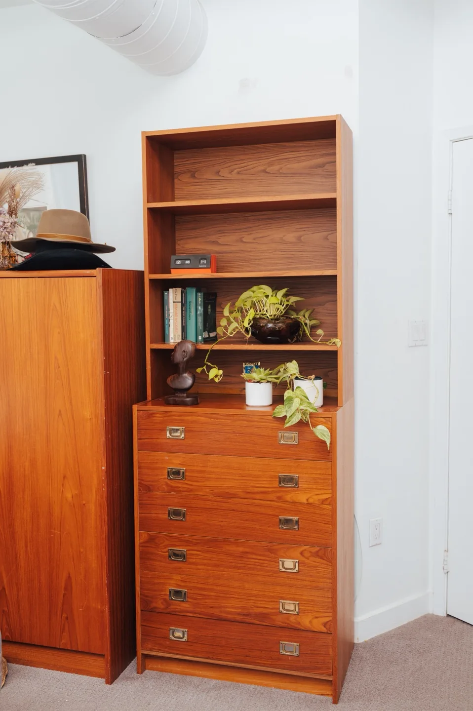 Teak MCM Vintage Dresser with Shelves 🤎 image indicator(2)