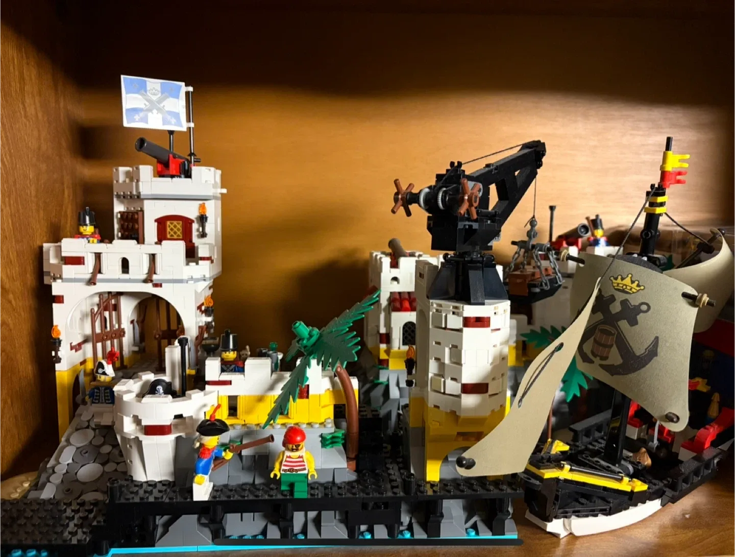 LEGO Pirates Eldorado Fortress Set thumbnail