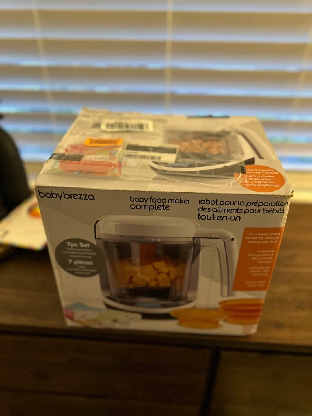 Baby Brezza Baby Food Maker Complete + Pouches thumbnail