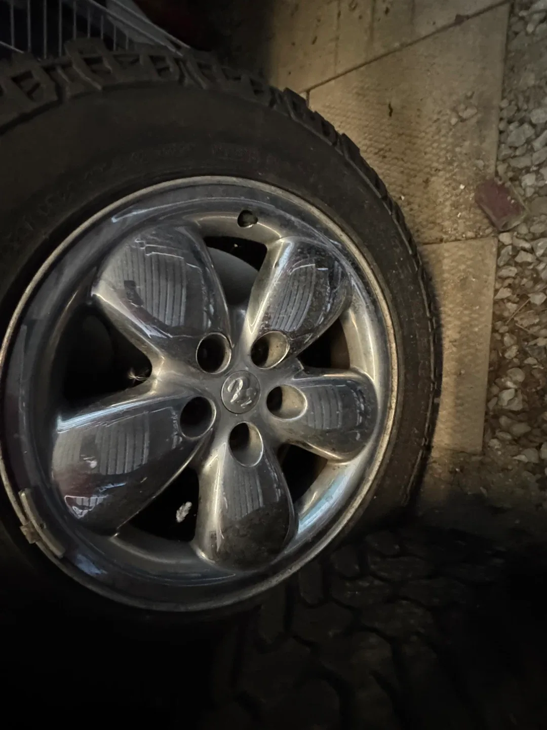 Dodge Ram 275/65R20 Tires & Rims image indicator(2)