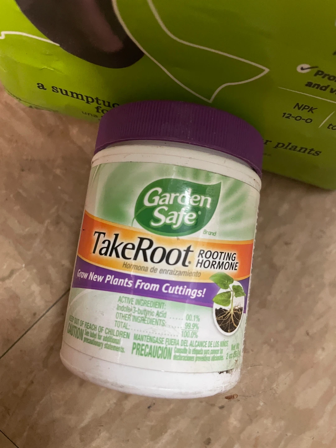 Gardening kit-  Fertilizers and rooting hormone - photo 2