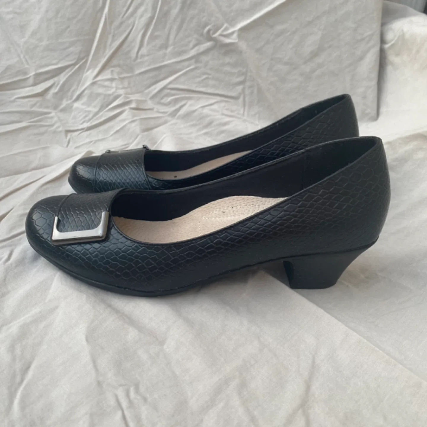 Soft Comfort Black Heels - Size 9 image indicator(3)