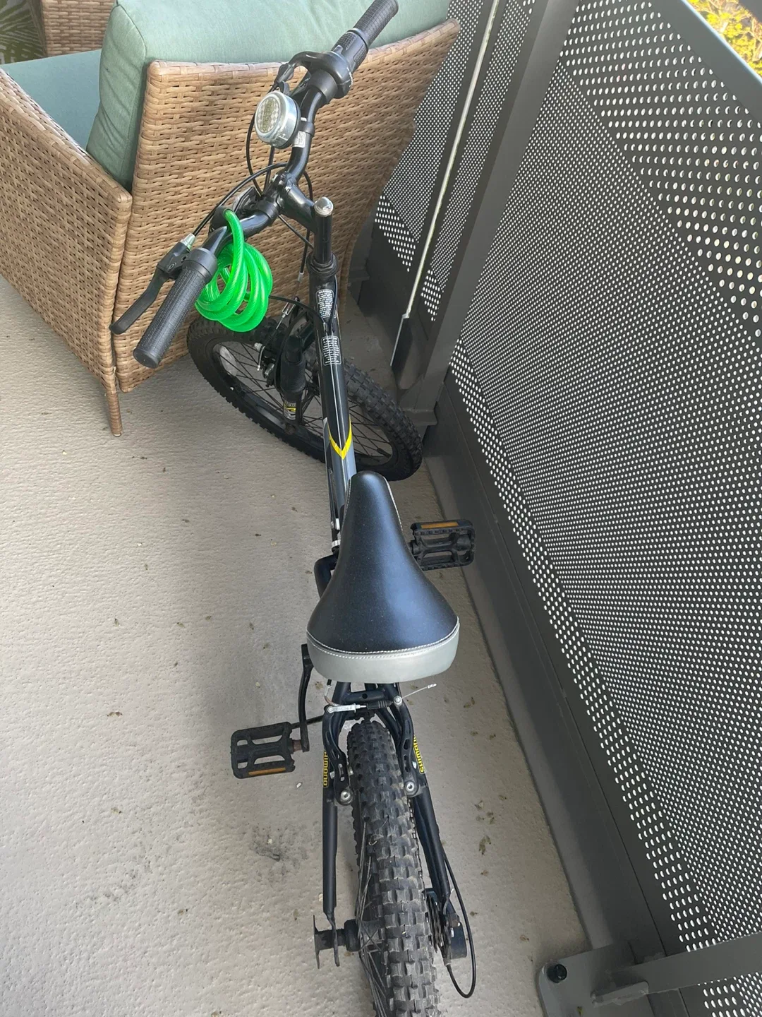 20” Hyper Bear Mountain Bike image indicator(2)