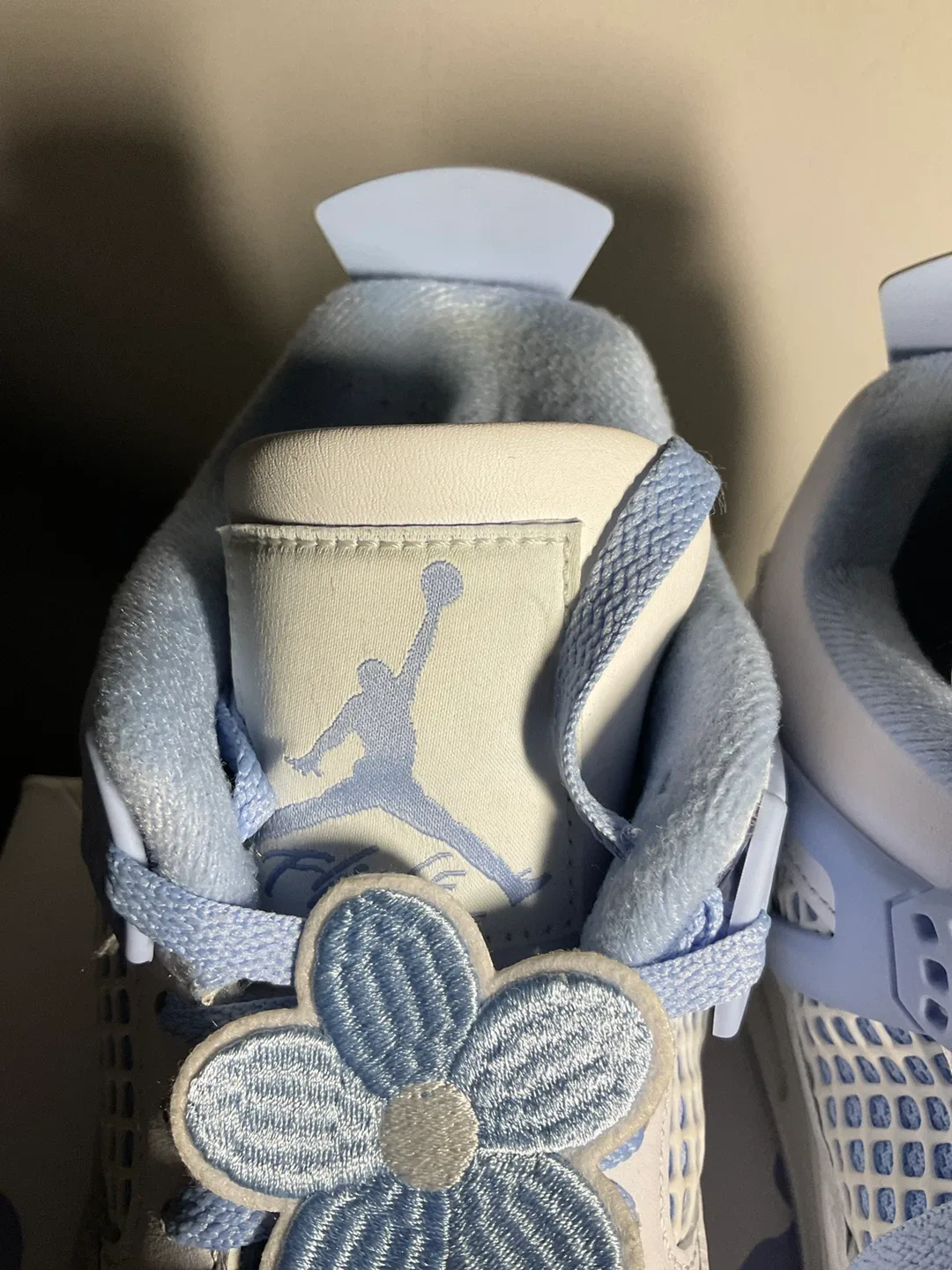 Nike Air Jordan 4 Retro SE Size 8.5 image indicator(2)