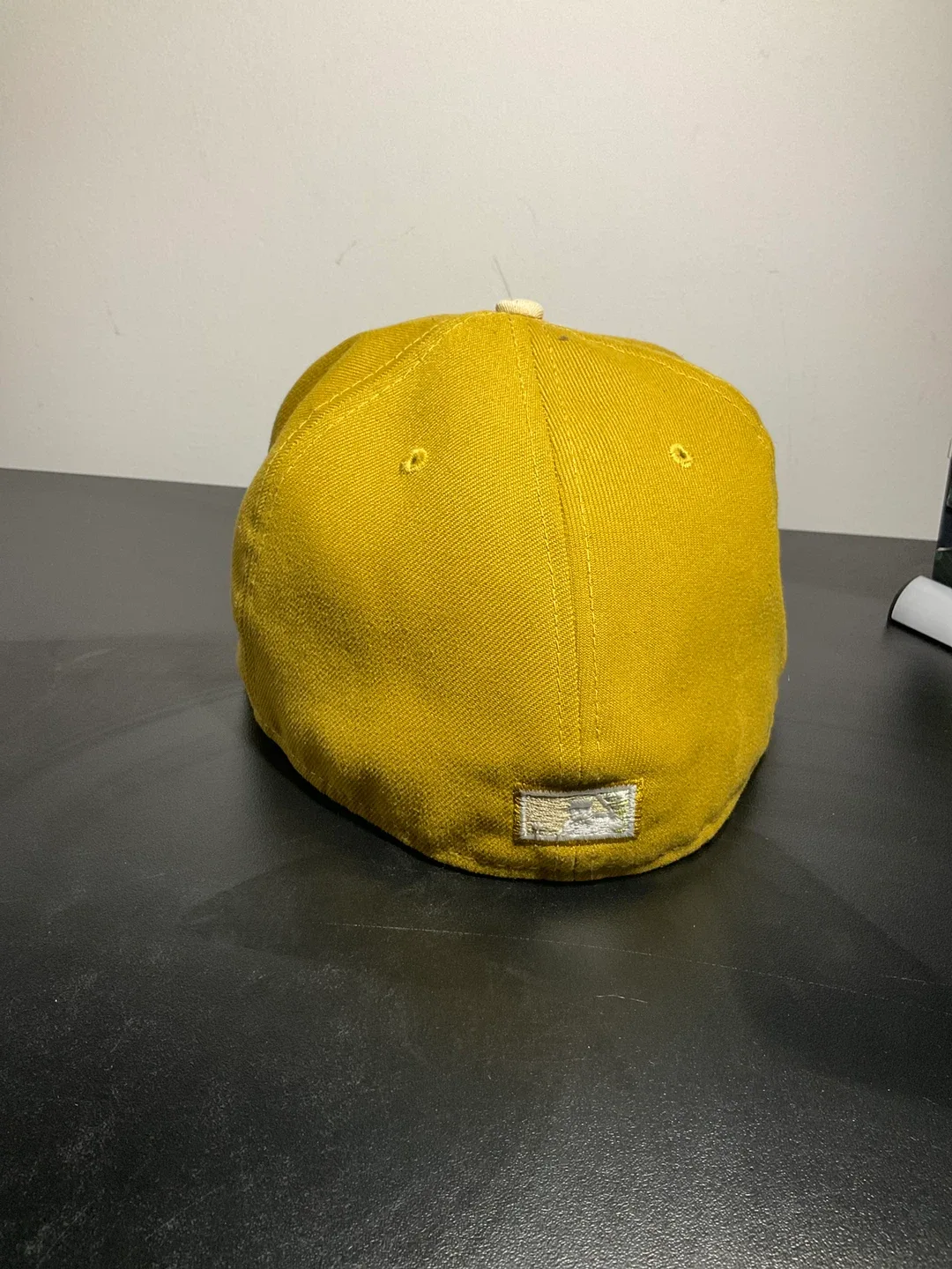 New Era NY Yankees Fitted Hat - Yellow/White, Size 7 1/4 image indicator(3)