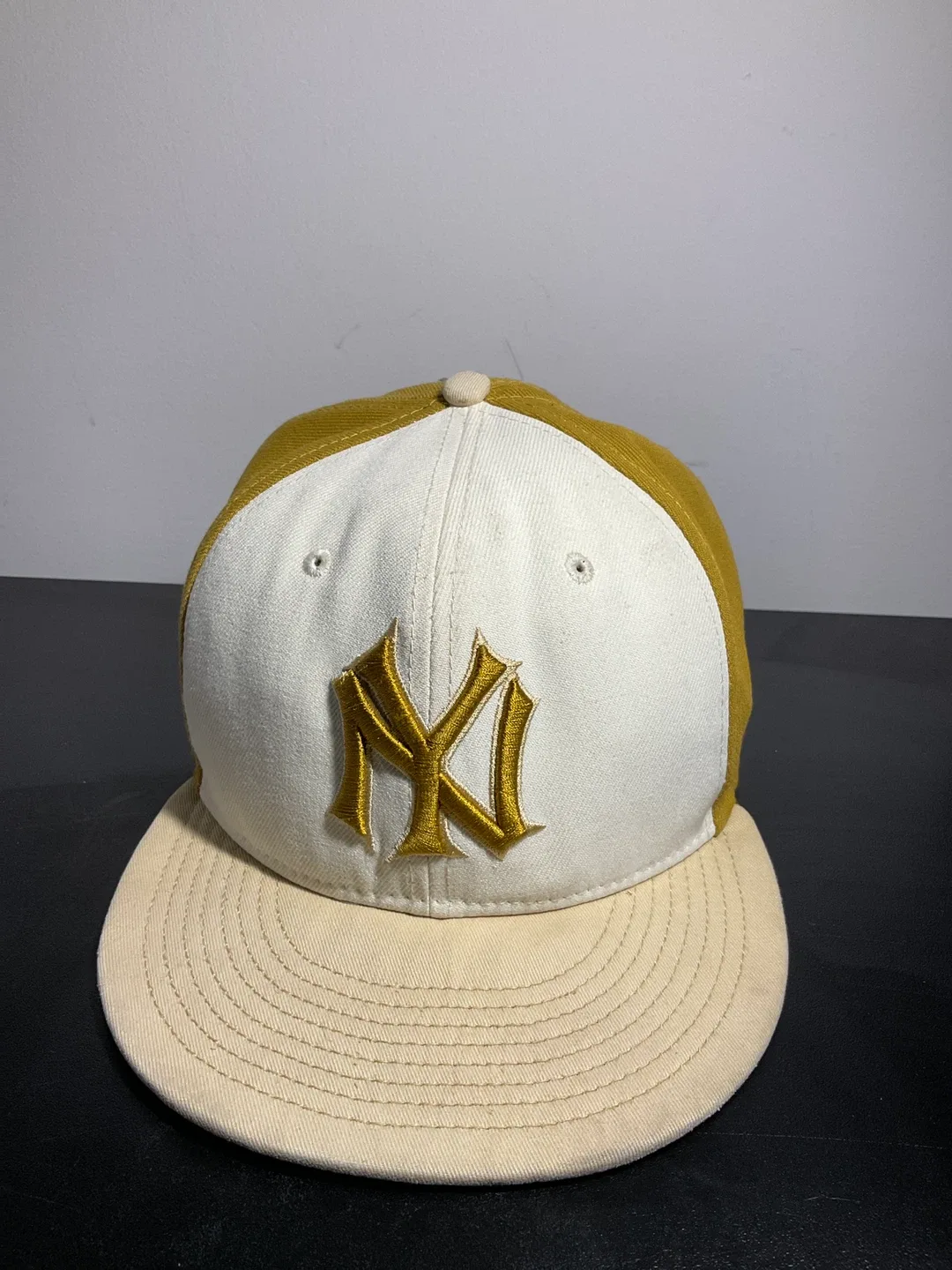 New Era NY Yankees Fitted Hat - Yellow/White, Size 7 1/4 thumbnail