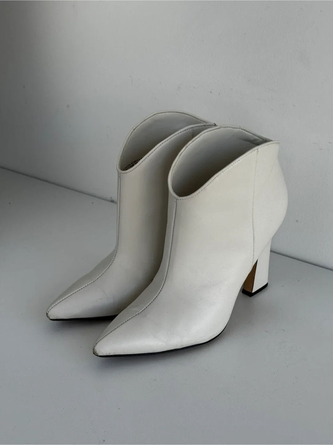 Marc Fisher MLMASINA Women's White Boots - Size 9 thumbnail