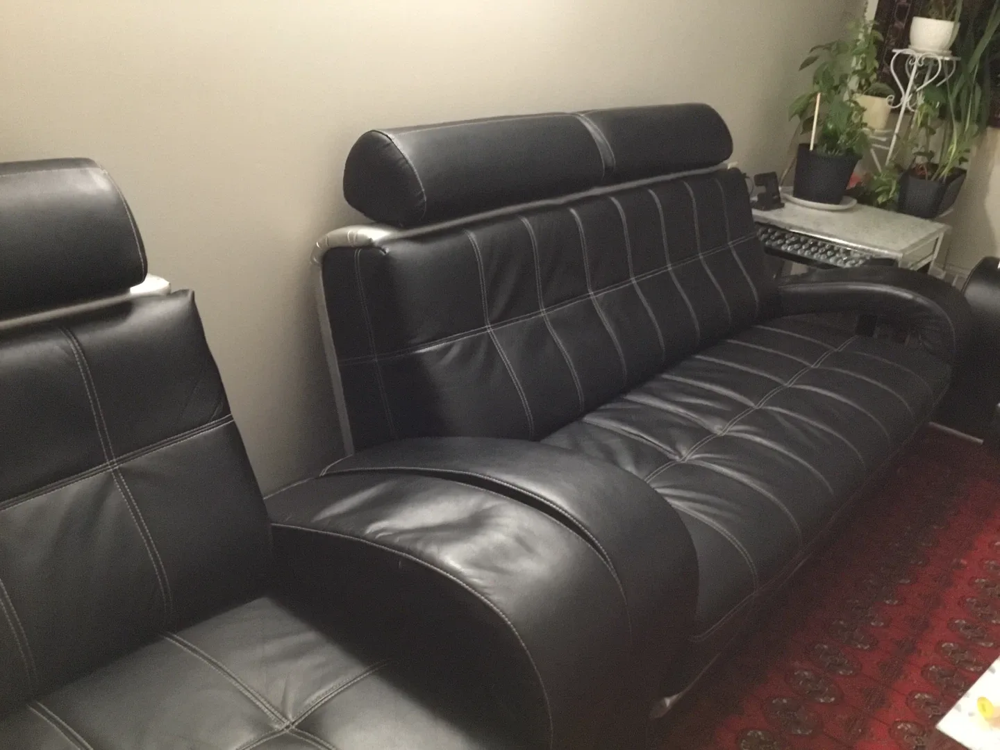 3pice Black Leather Sofa and Chair Set image indicator(4)