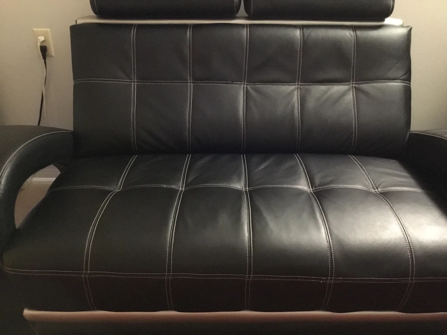 3pice Black Leather Sofa and Chair Set image indicator(5)
