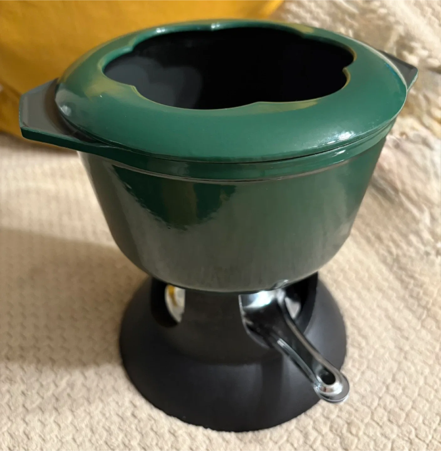 Green Cast Iron Fondue Set with Forks image indicator(2)
