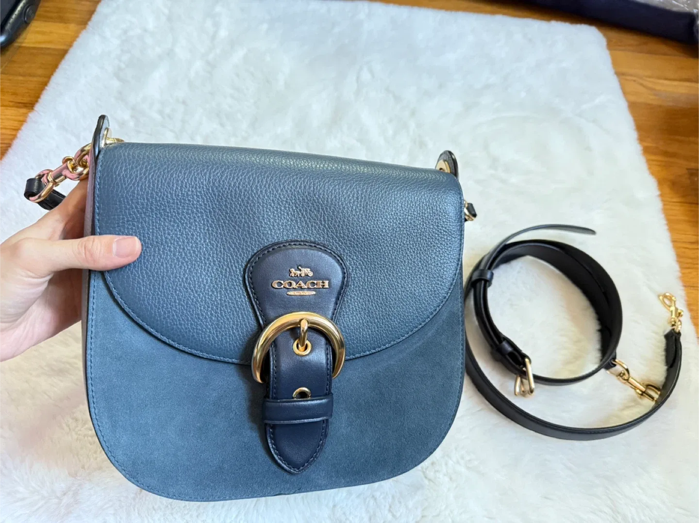 COACH Blue Leather Shoulder Bag image indicator(3)