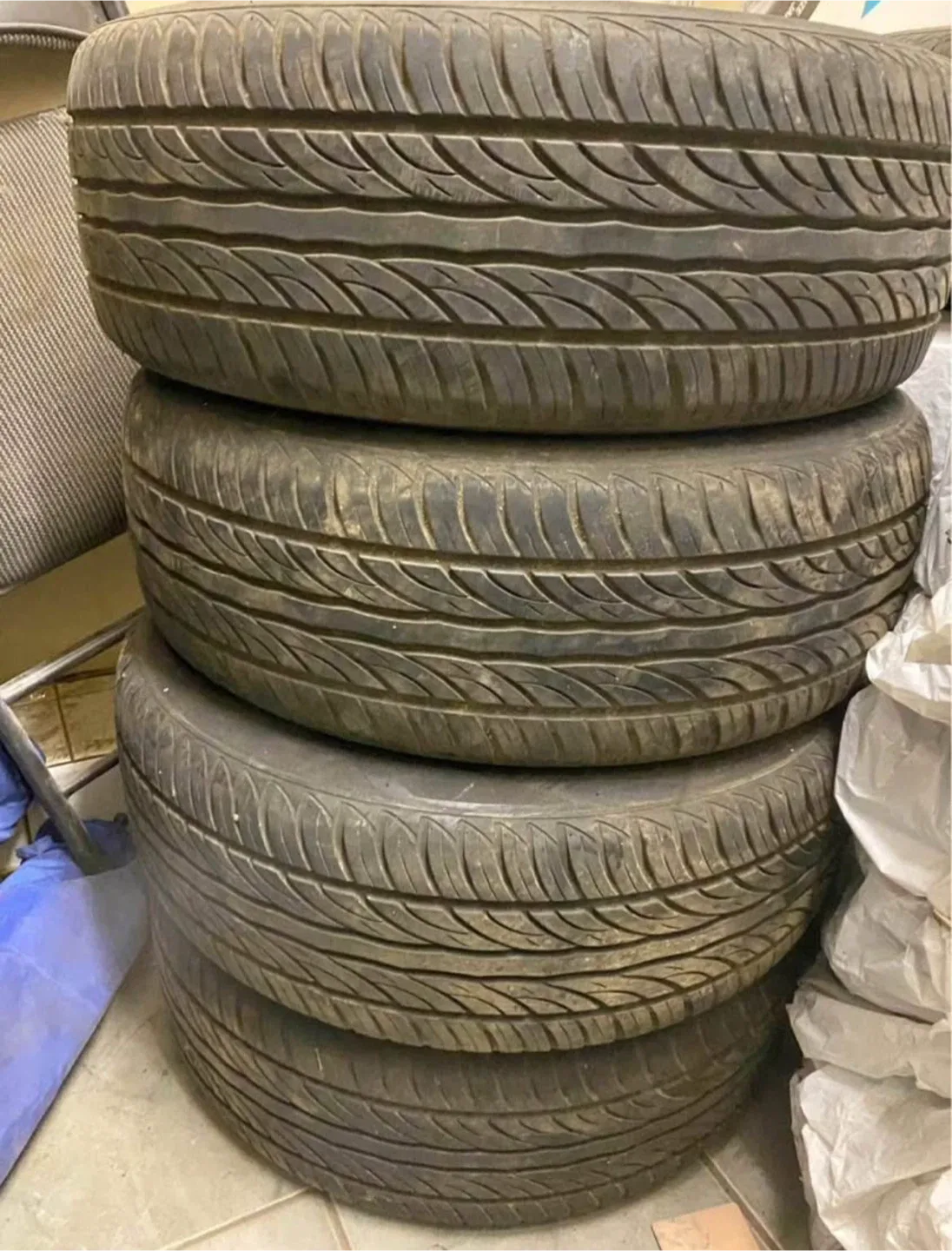 Set of 4 Used Tires image indicator(2)