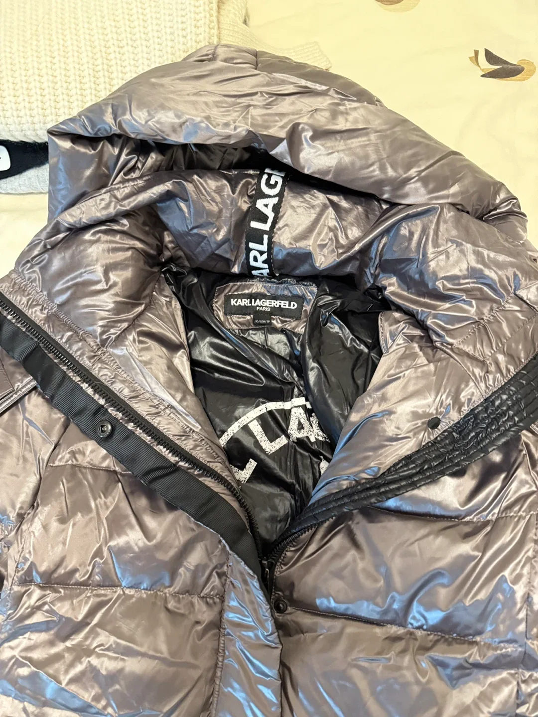 Karl Lagerfeld Paris Puffer Coat - Size XS image indicator(2)