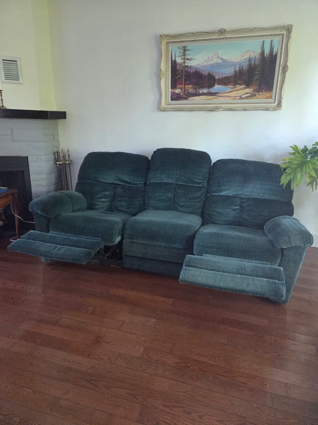 Green Three-Seat Recliner Sofa image indicator(3)