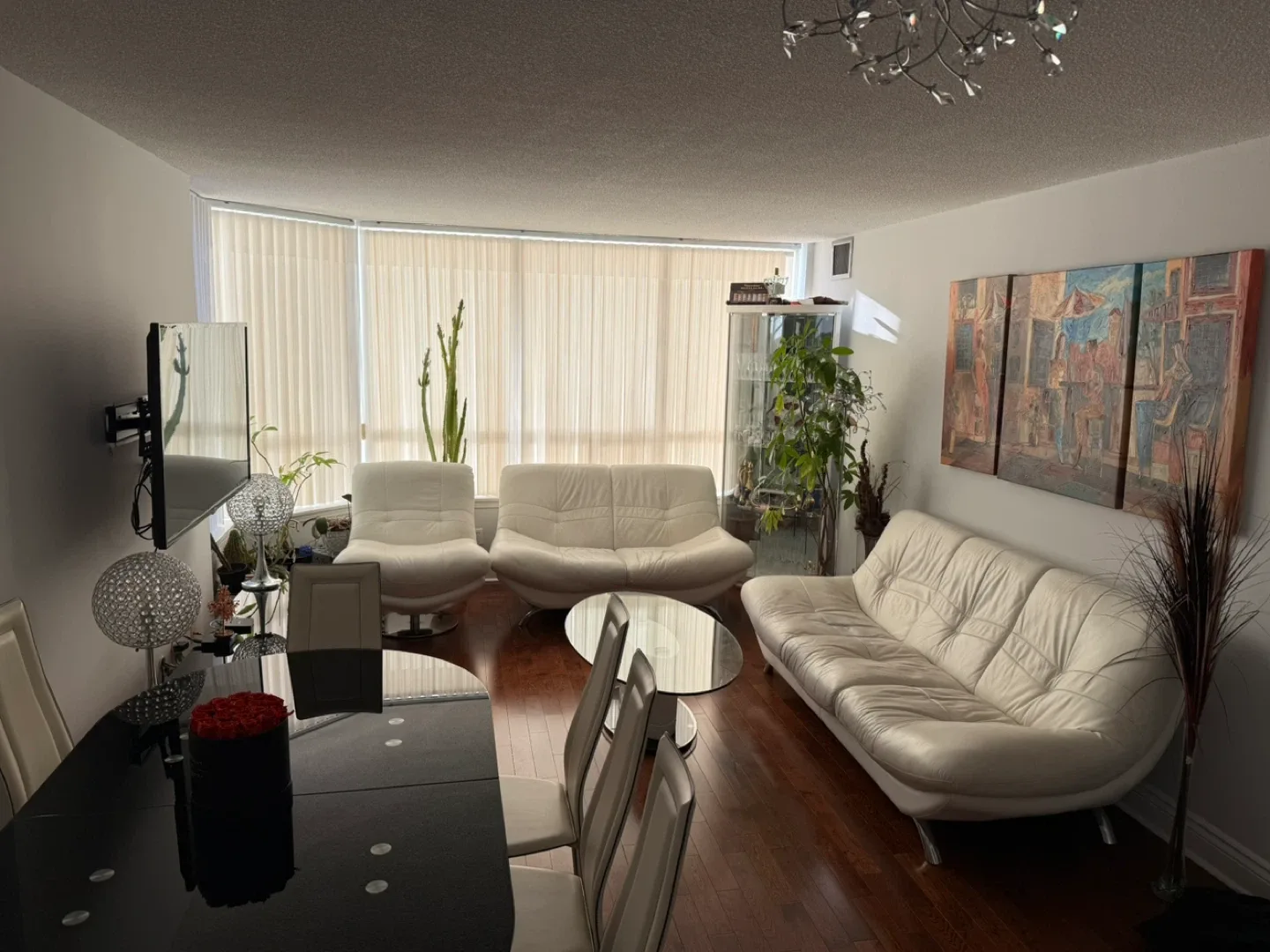 White Leather Sofa and Chair Set image indicator(3)