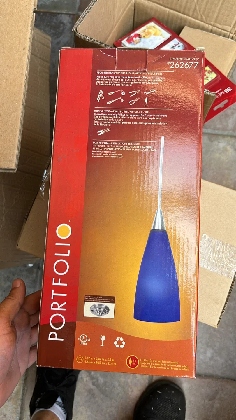 DECOR LIVING 4 Light Chandelier - New in Box! image indicator(3)