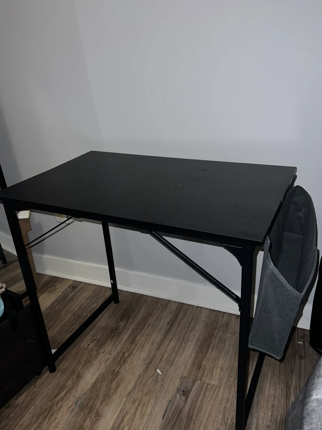 Black Desk