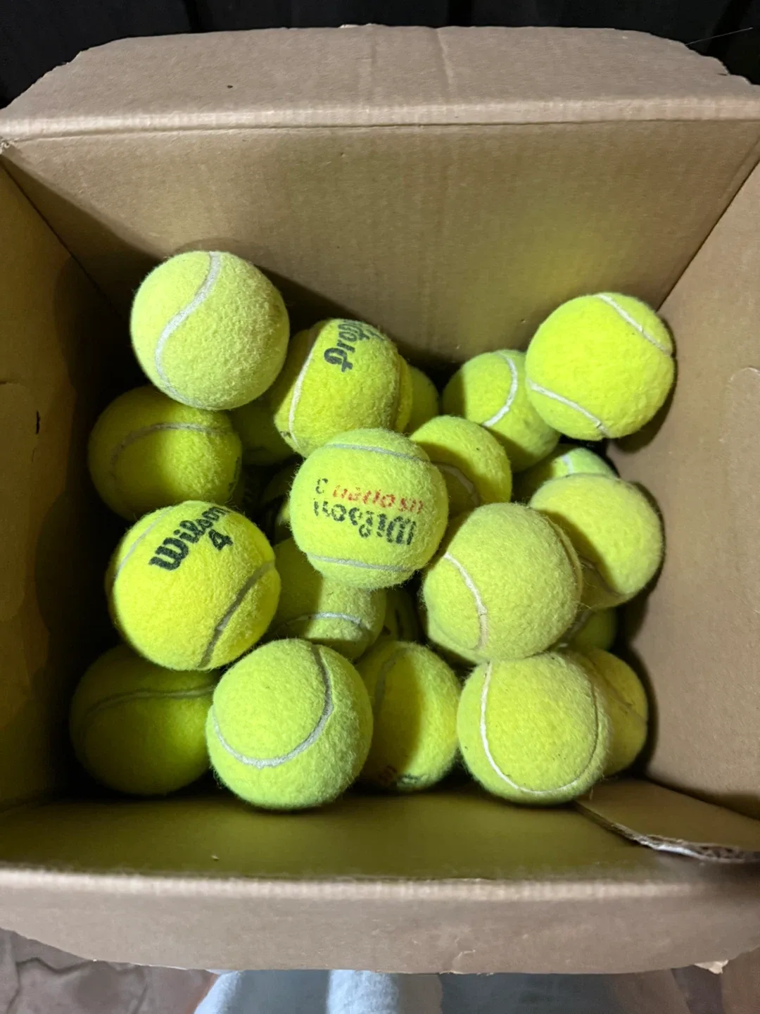 Wilson Tennis Balls - 1$ each!! thumbnail