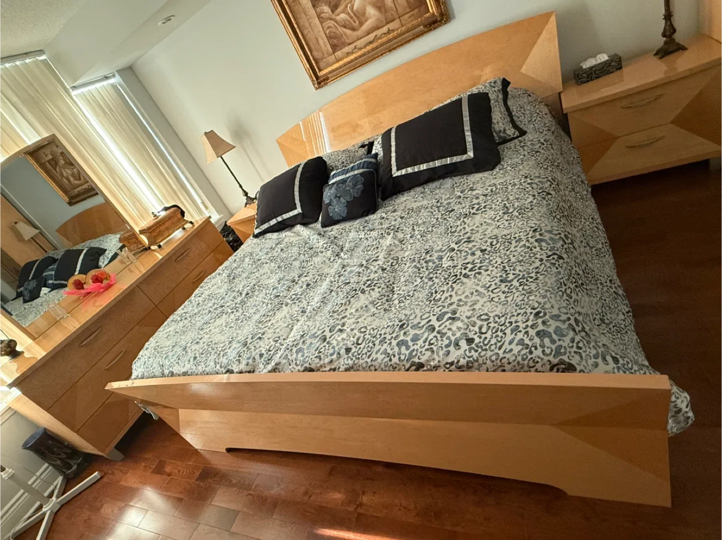 Bedroom Set - Bed, Wardrobe, Dresser, Nightstands image indicator(4)