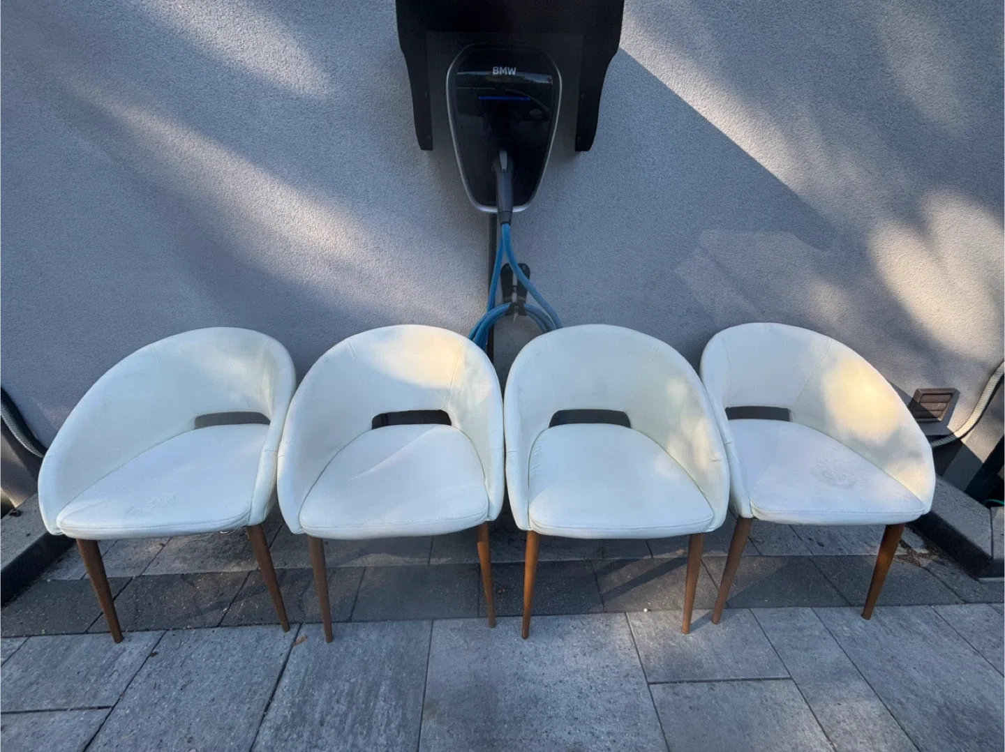 Set of 4 White Leather Accent Chairs thumbnail