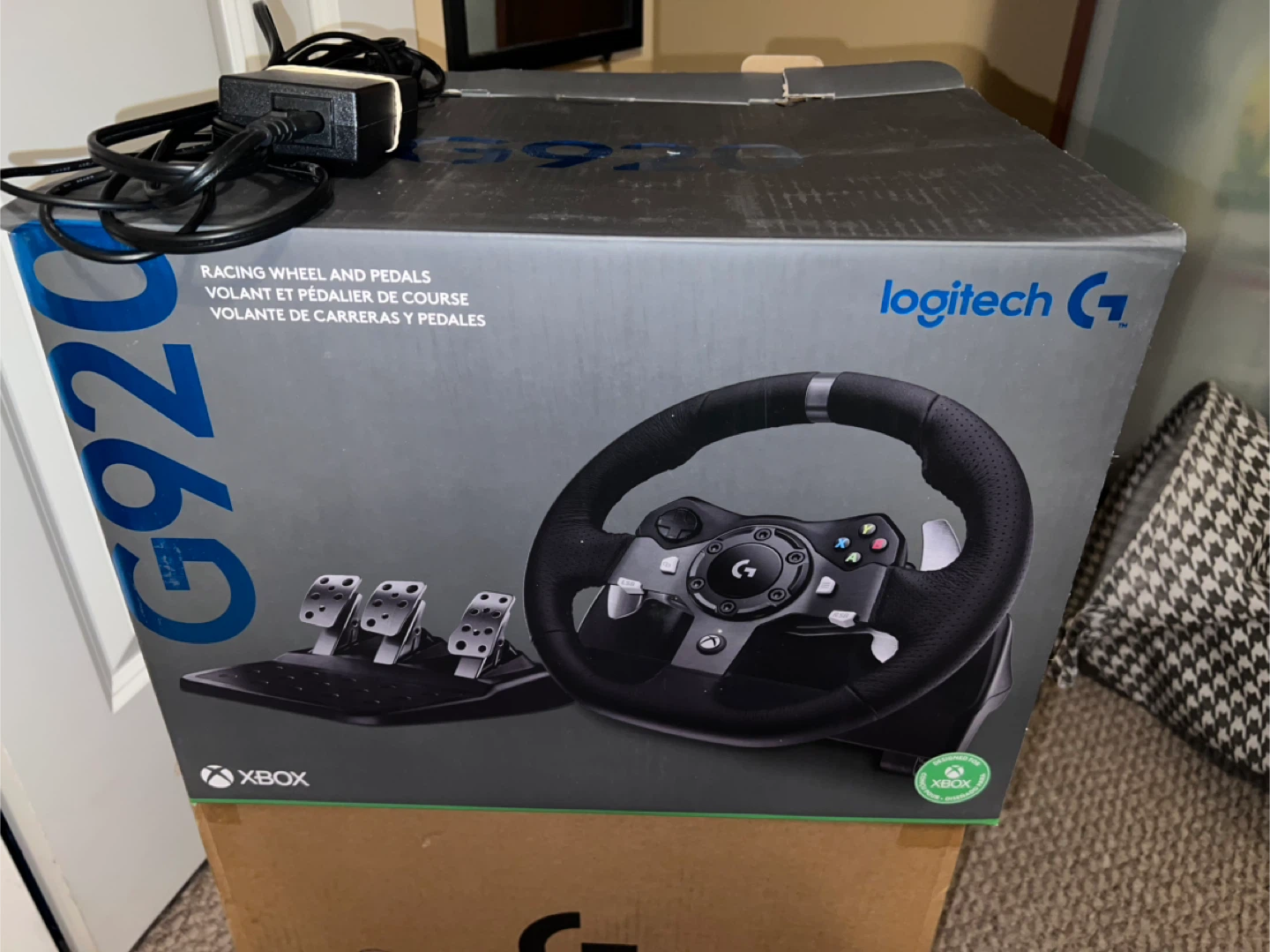 Logitech G920 Racing Wheel & Pedals for Xbox and pc
