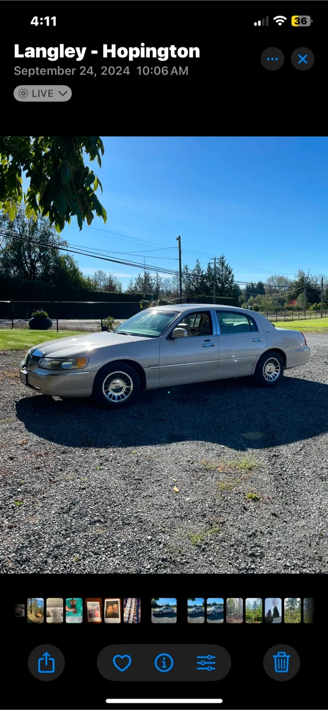 2000 Lincoln town car image indicator(6)