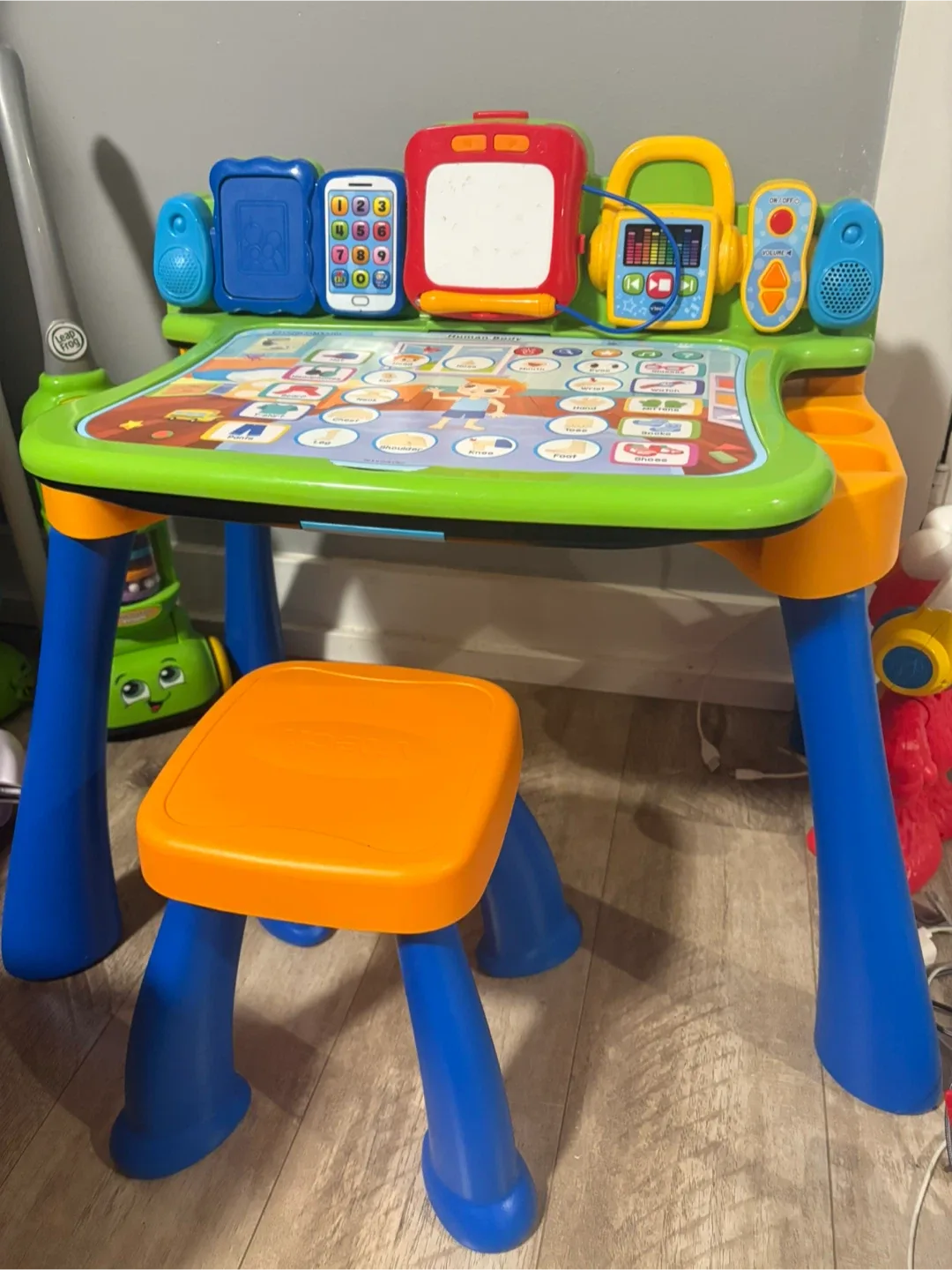 Vtech Smart Adventures Table with Chair thumbnail
