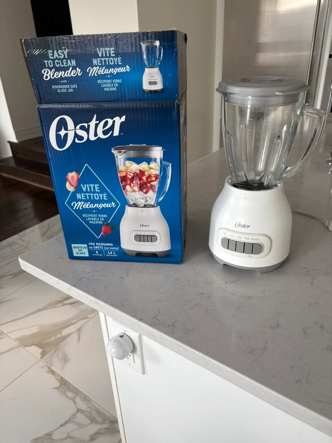 Oster 700 Peak-Watt Blender with Glass Jar image indicator(3)