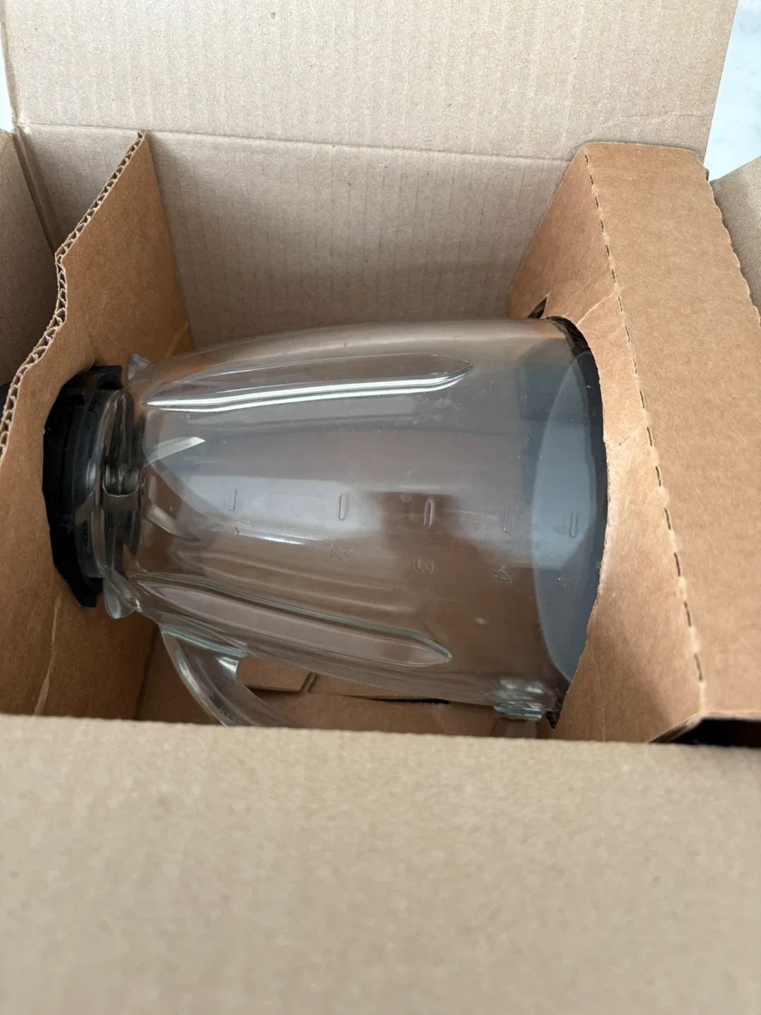 Oster 700 Peak-Watt Blender with Glass Jar image indicator(5)