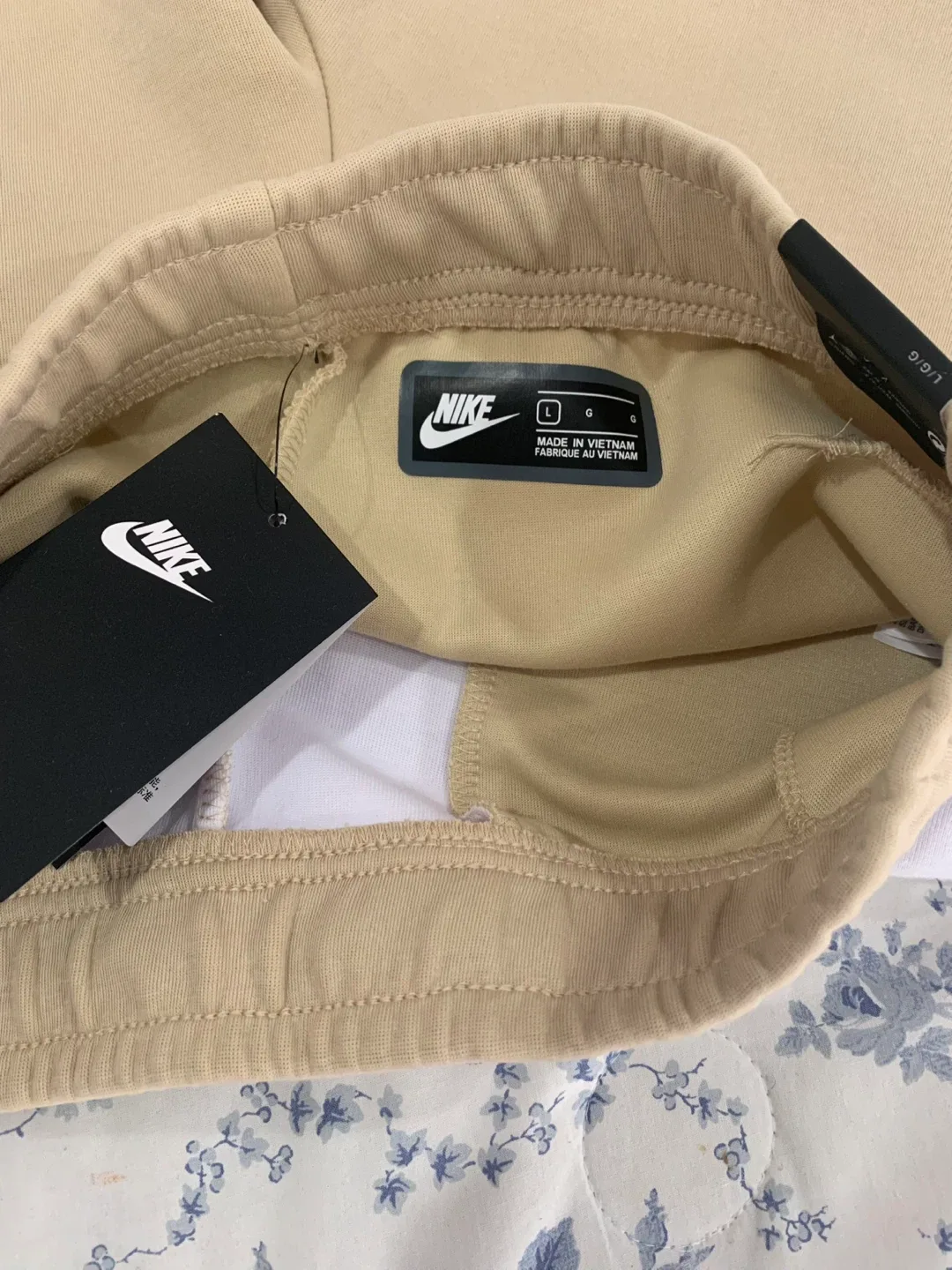 New Nike Tech - Size Large image indicator(5)