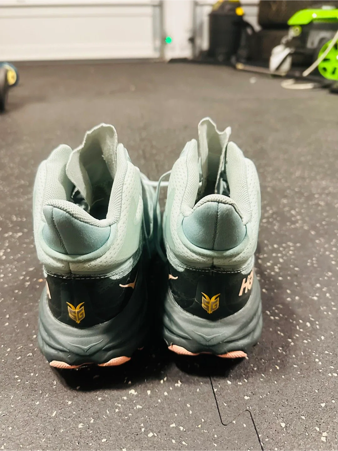 Hoka Speedgoat 3 Mid GTX US 8.5 Trail Shoes image indicator(2)