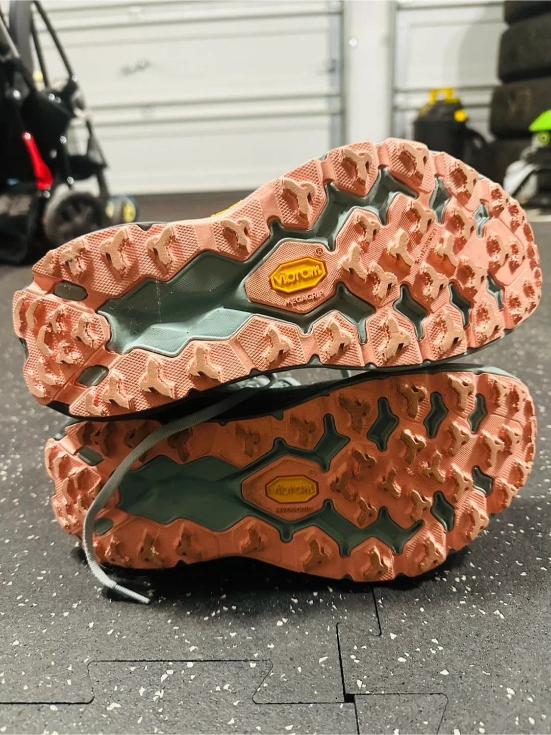 Hoka Speedgoat 3 Mid GTX US 8.5 Trail Shoes image indicator(3)