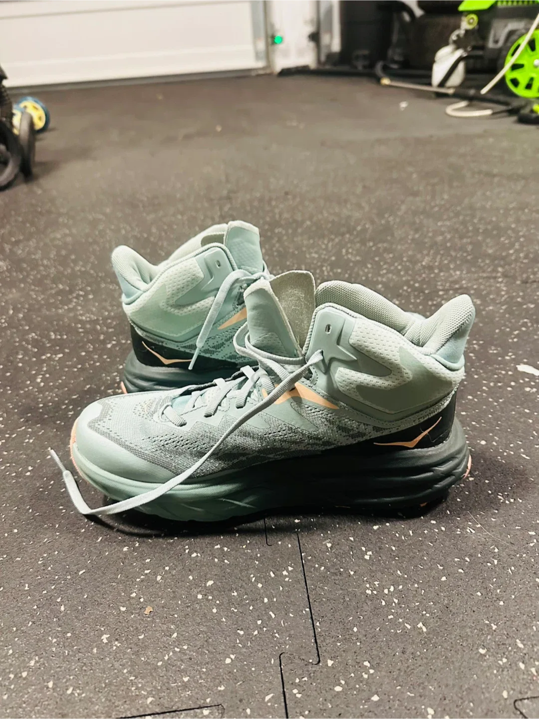 Hoka Speedgoat 3 Mid GTX US 8.5 Trail Shoes image indicator(5)