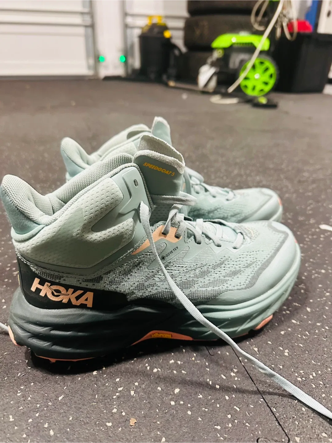 Hoka Speedgoat 3 Mid GTX US 8.5 Trail Shoes image indicator(4)