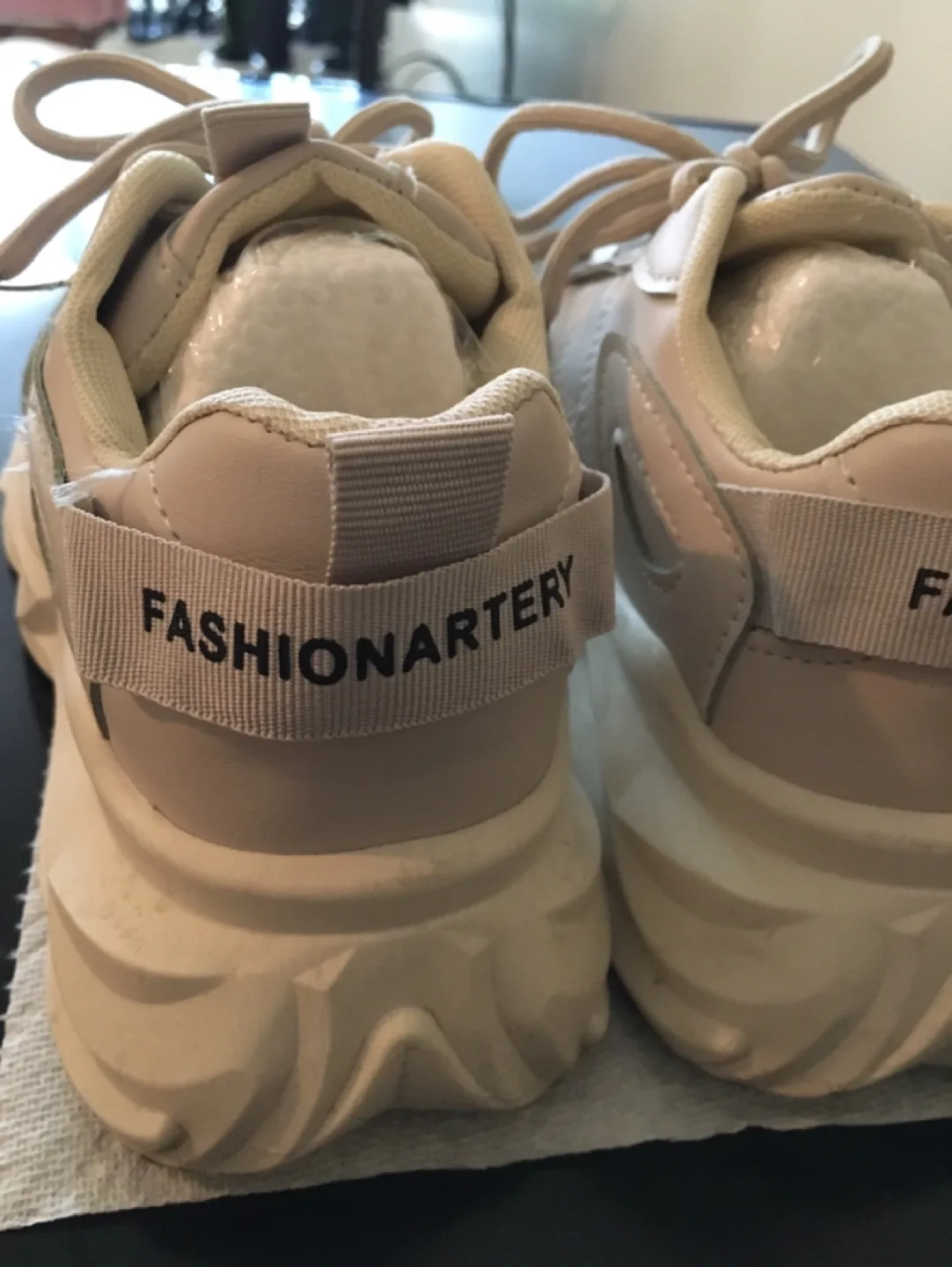 sneakers image indicator(3)