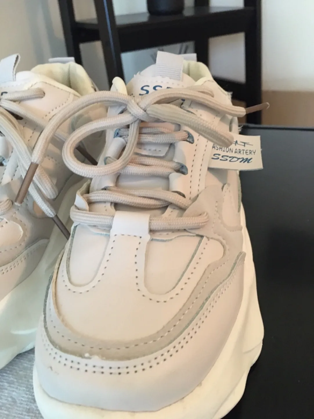 sneakers image indicator(8)