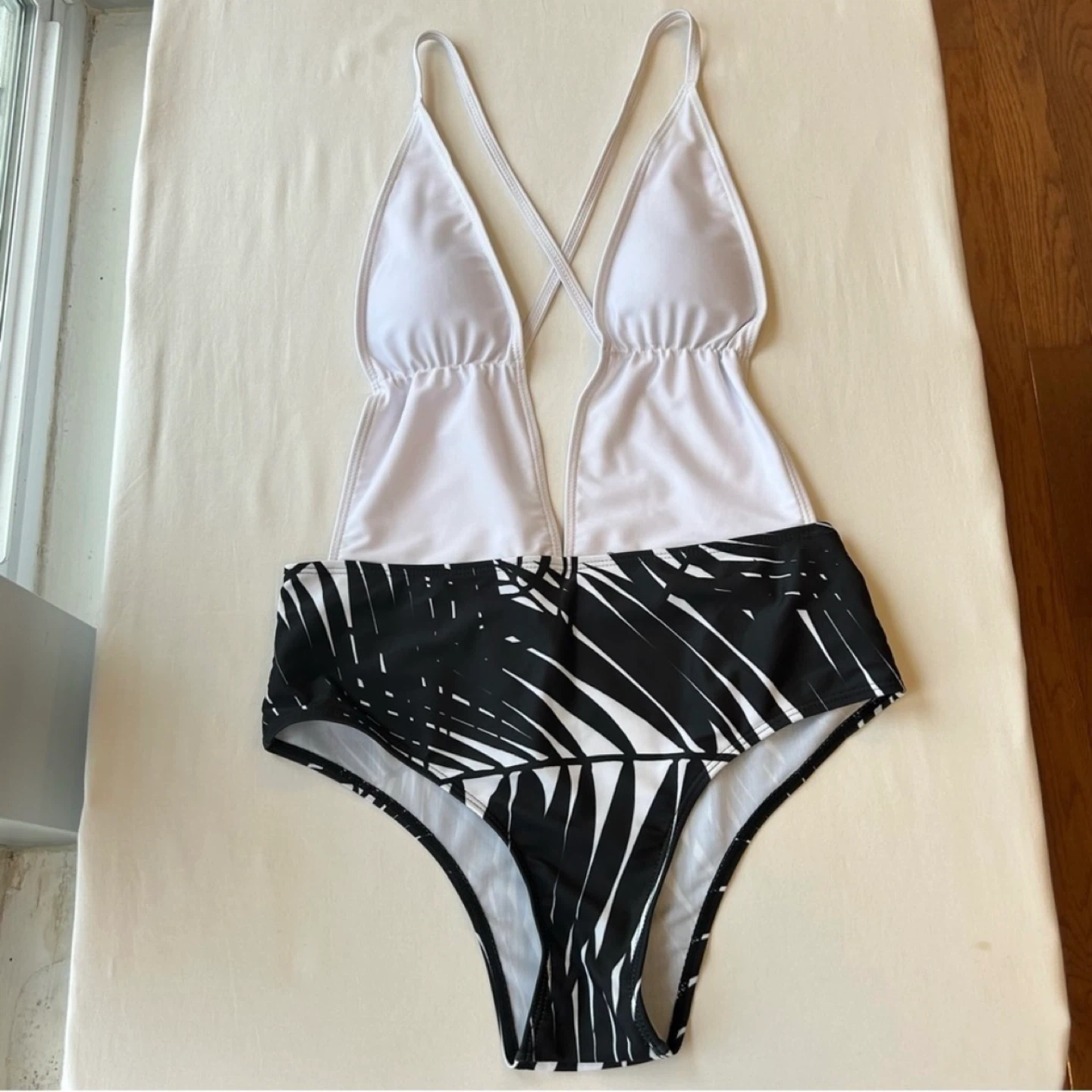 Dresshead One Piece Crisscross Swimsuit Plunging Neckline Sz M - photo 2