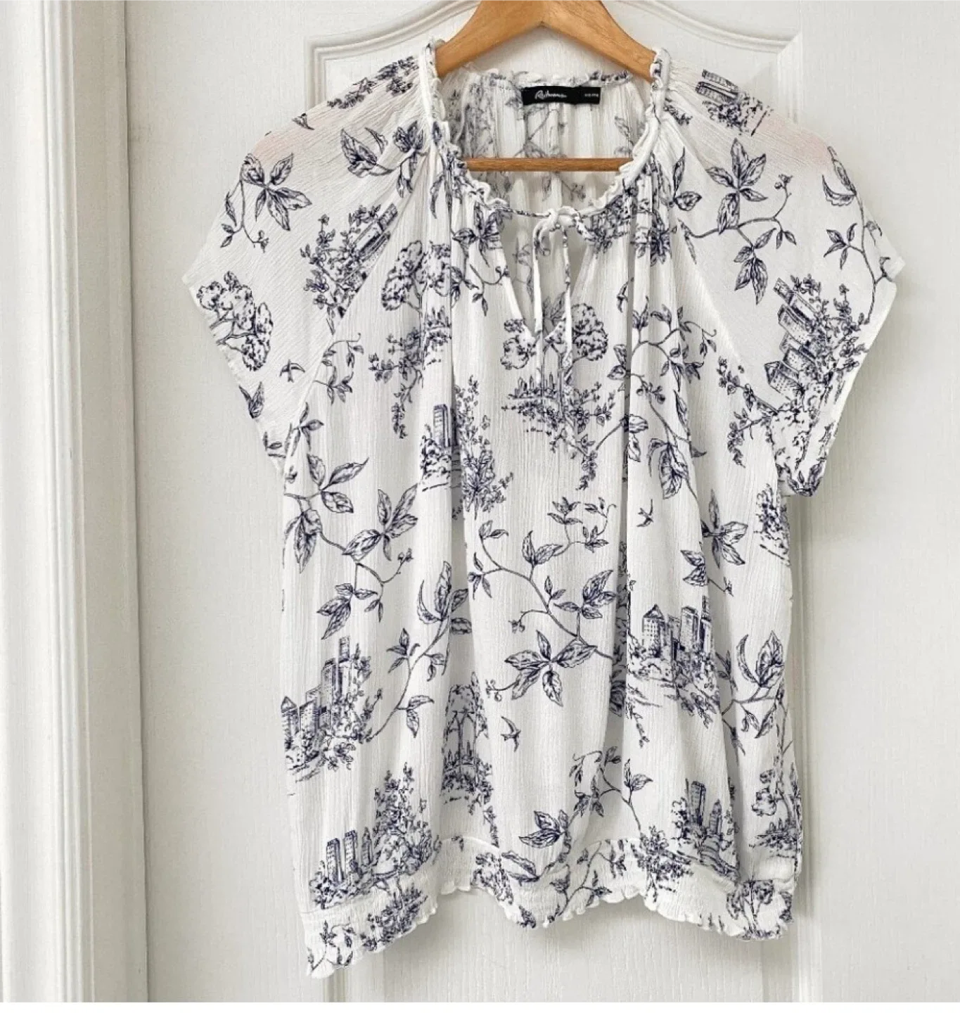 Reitman’s - Floral Cap Sleeve Top image indicator(2)