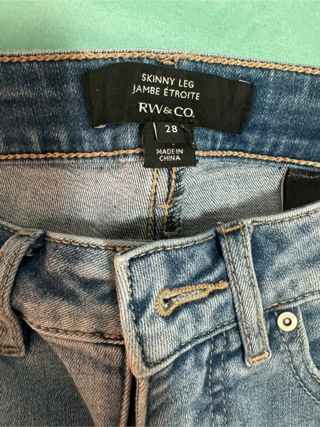 RW&CO. & Silver Fluid Denim Jeans - Size 28 & 29 image indicator(2)