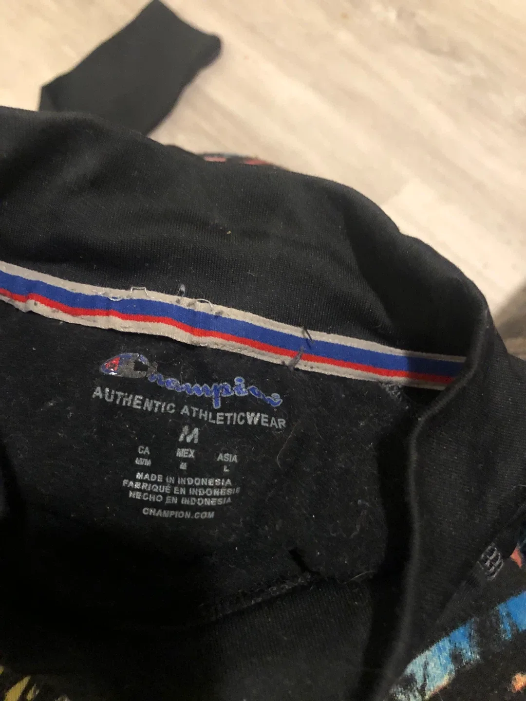 Champion Authentic Athleticwear Black Top - Size M image indicator(2)
