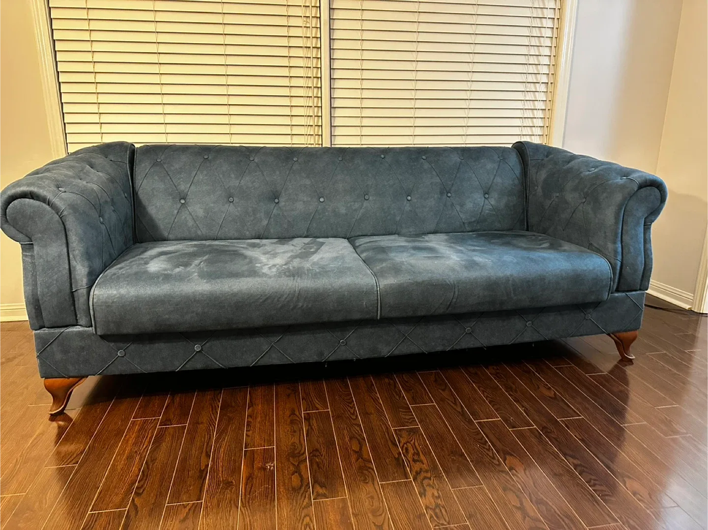 Blue Tufted Sofa image indicator(5)
