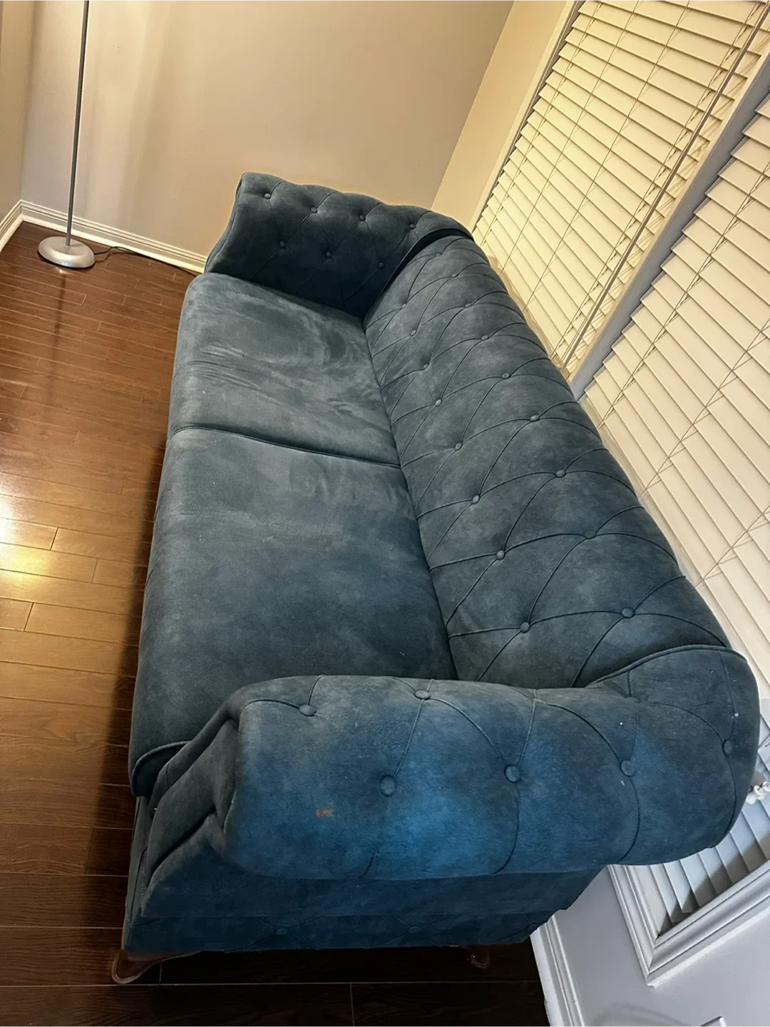 Blue Tufted Sofa image indicator(10)