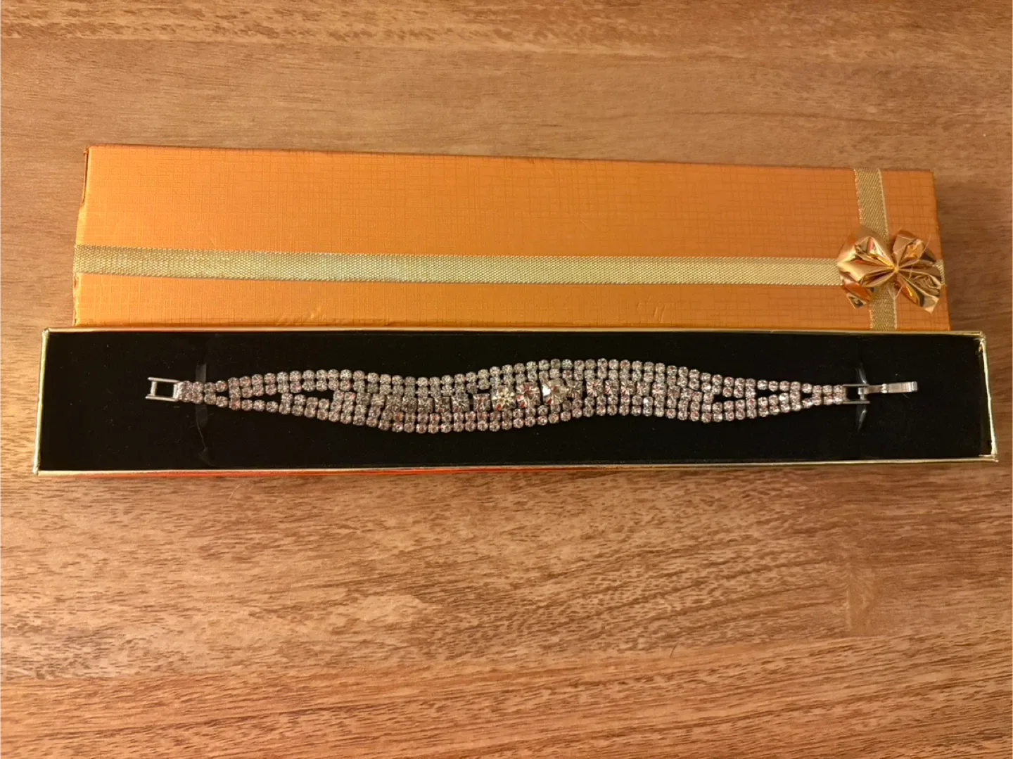 Sparkling Rhinestone Bracelet image indicator(2)