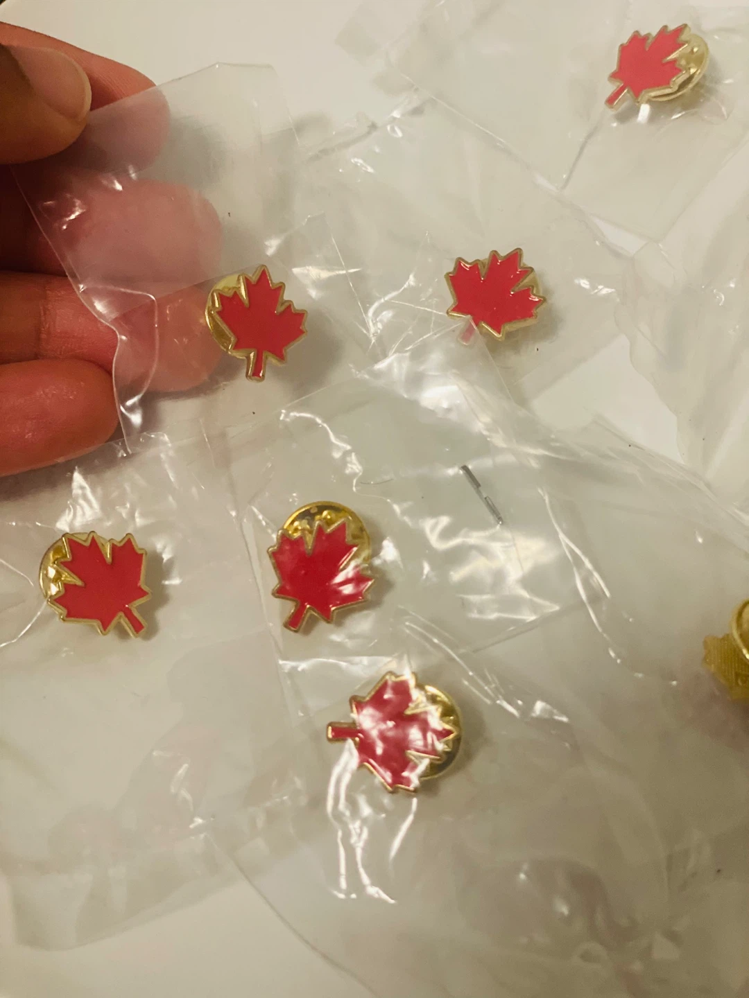 New Maple Leaf Pin - Canadian Pride (9 pcs) - photo 3