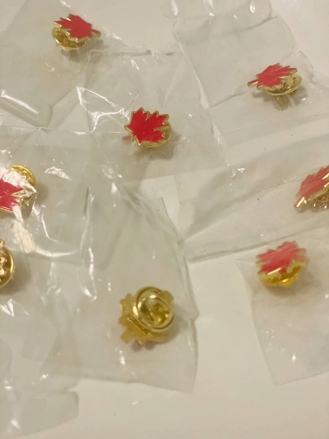 New Maple Leaf Pin - Canadian Pride (9 pcs) - photo 2